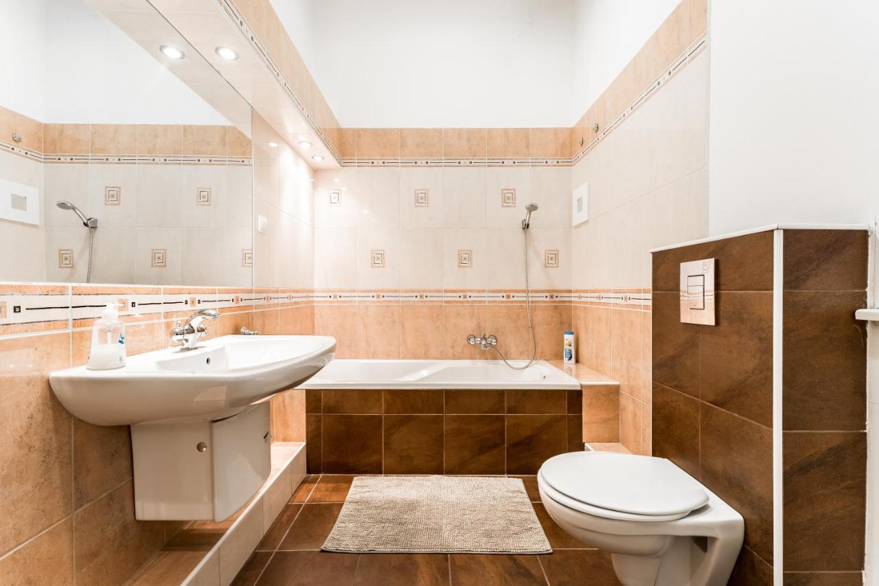 Berta - 4 Bedrooms, 3 Baths ブダペスト エクステリア 写真
